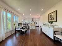 La Jolla White Door Cottage walking distance to beach, cove, shops, &restaurants - Bungalows