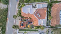 Peaceful and Spacious Villa Just Steps from the Beach!