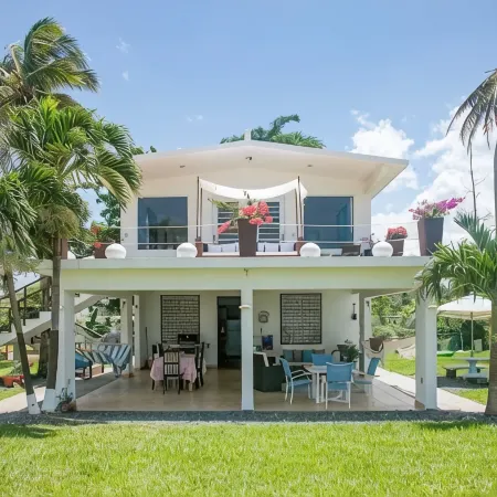 LaCasita Ocean Front House Отели в г. Агуада