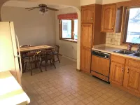 Cozy House in Central Park Neighborhood of Superior, Wisconsin.  2 Br Sleeps 8 - Homestays