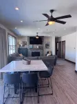 HOT TUB - Family friendly spacious 4-bedroom house in charming Pinedale