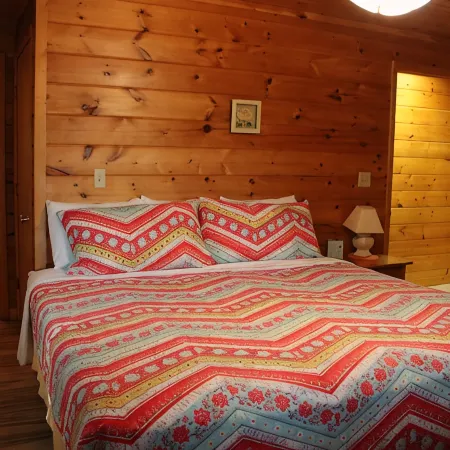 Pillow Rock Deluxe Luxury Log cabin in the New River Gorge area