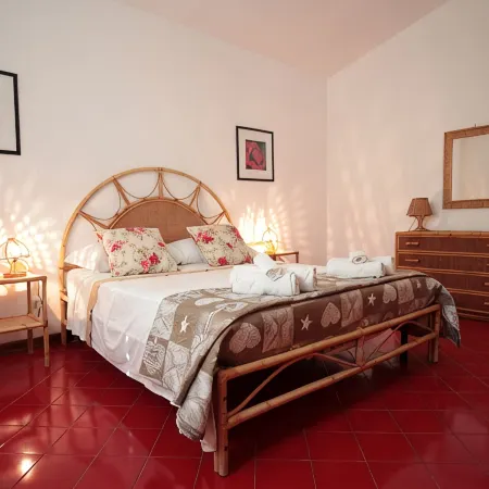 VILLA CALABERNARDO APARTAMENT RED 6 BEDS / 50 METERS FROM THE SEA