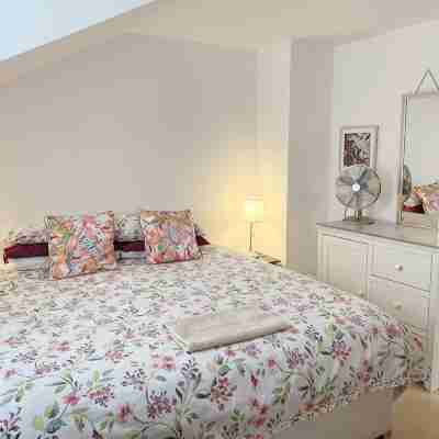 Beautiful Townhouse, 3DBr-sleeps 6 Adults. Special & Unique in Galway City! Rooms