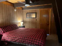 Secluded lakefront cottage with private beach LAKES REGION, DENMARK MAINE - Wifi
