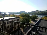 Fantastic Penthouse Downtown Grand Haven! Harbor Front Views! Walk Everywhere! - 무료 와이파이