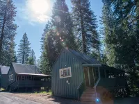 China Alley Cabin B: Cute & Cozy Cottage w/ Deck Hotels in Plumas County