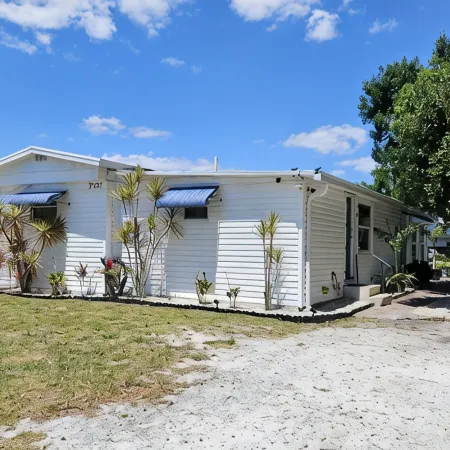 Fisherman's Paradise! 2Bd/2Ba Waterfront Retreat with Access to Lake Okeechobee!