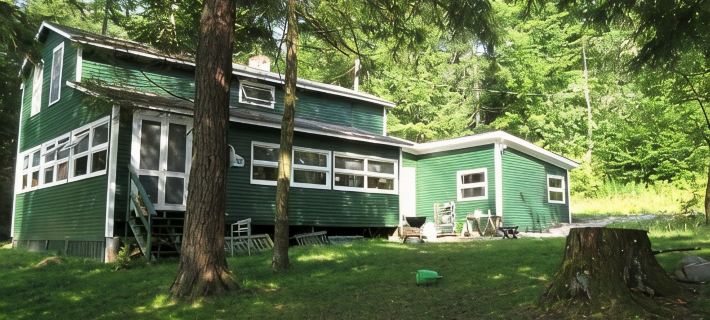 Lake Front Indian Lake Adirondack Camp w/ Boathouse, Sundeck & Boats Hotels in Franklin County
