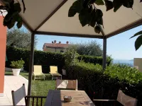 Apartment in Villa with Garden and Sea View - Sea View