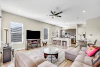 Bright & Spacious Modern Home • Mountain Views  • Lic: 331222