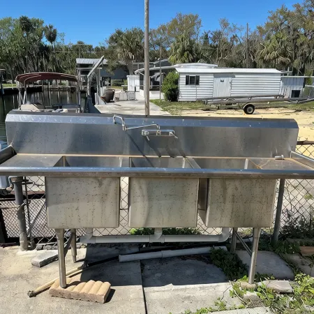 Charming Waterfront 2-bedroom mobile home in Old Homosassa with direct access!
