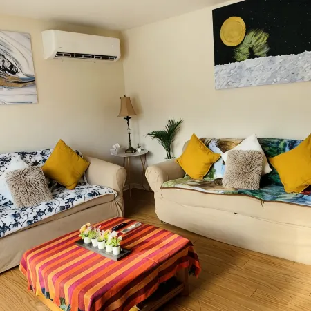 3 Bedrooms 5 Bed’s Upper Unit of Duplex Home