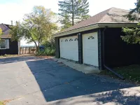 Pelican Point - Private Retreat - just 4 miles to downtown Sheboygan - 4-Star