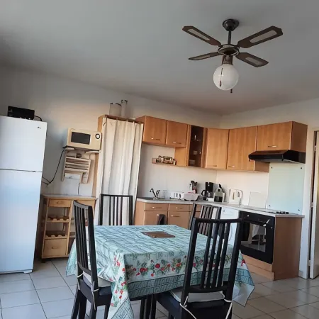 Apartment 15 minutes' walk from the town center