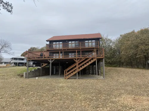 Gorgeous 3 story lake Texoma home on the water ! - 4-Star