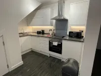Cozy Ground Floor Flat in Sutton with Parking Space free and Pets Friendly Hotels in Sutton