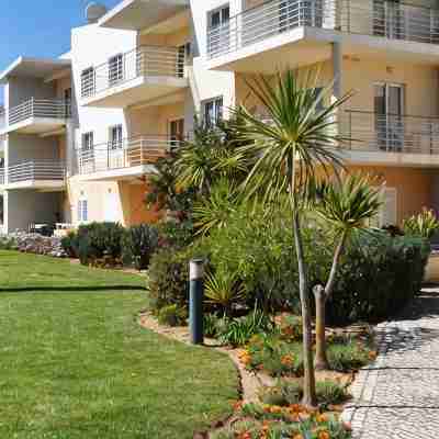 Sea and Pool at Vila da Praia - Near the beach and very close to Alvor villag Hotel Exterior