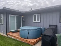 New! 2 Kings! Hot Tub! Access to Full Gym!Espresso! Fully Fenced Yard!