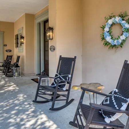 Hampton Hideaway-Quaint Golf Cottage, Newly Renovated