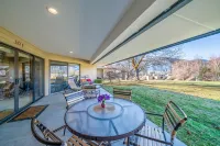 Wapato Point Halmalka Condo 502-B 2 Bed 2 Bath Sleeps 5-6, Close to Outdoor Pool