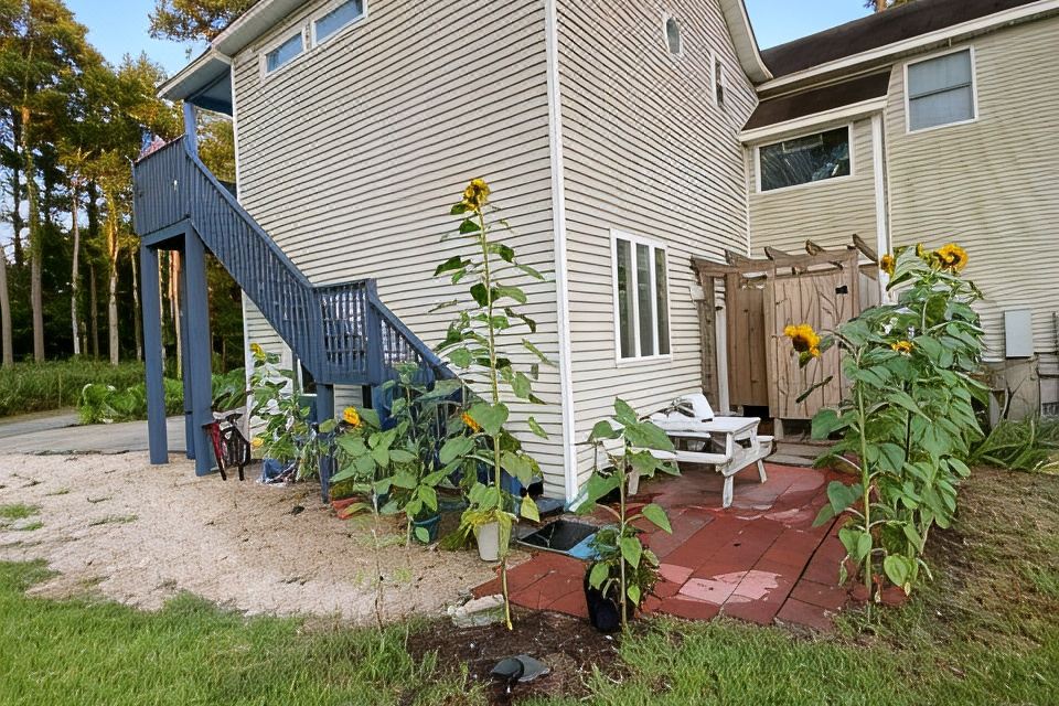 Photo 2 of 6