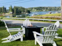 Sea SparkleSunny Coastal Cottage with Artist Studio and Panoramic Ocean Views Hotels in Saint George