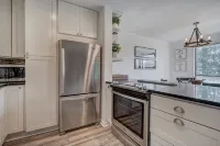 Luxurious Lakefront Haven - Prime Ski Access & Majestic Mountain Views!