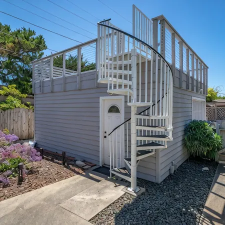 Magical Home on the Hill with Ocean Views - Two Queen Beds and One Full Bed