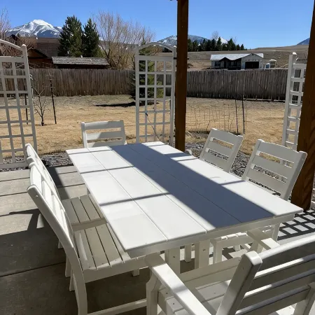 Modern Dog Friendly Paradise Valley Home near Yellowstone NP & Chico Hot Springs