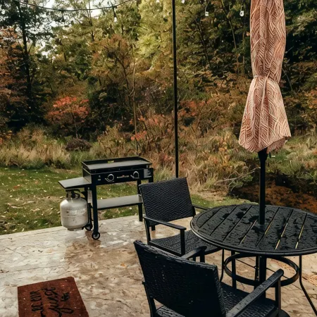 Couples Retreat, Lux, Hot Tub, Private, Peaceful, Magical, Creekside, Wildlife,