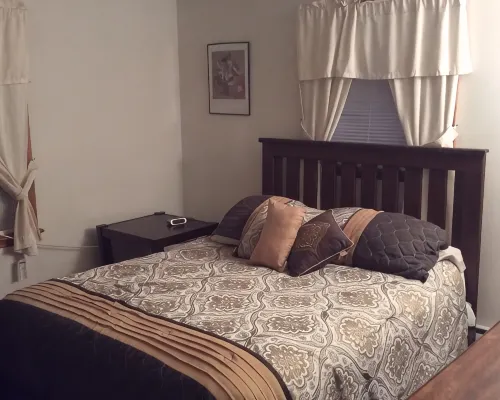 1 bedroom/1 bath Hotels in Oneonta