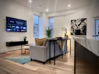 Brand New Modern Downtown Condo designed by award-winning architect! - Homestays