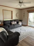 Waterfront cabin with amazing views- Short drive to Dubuque,IA