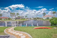SUPERB! LOCATION! 1 BLOCK 2 FISH VILLE MODERN HOME-HEATED SALT POOL-SPA-E BIKES - 4-Star