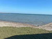 Waterfront Views in Rockport–FultonStay at Our Charming Motel Room. 풀턴 호텔