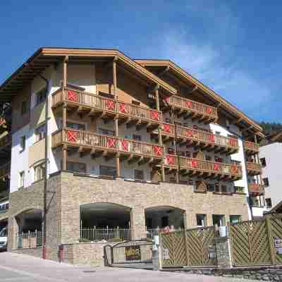 Residence Saalbach Hotel Exterior