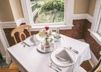 Hummingbird Inn - sarapan