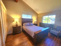Sunrise Chalet at Wapato Point, Sleeps 12, Half Block to Sandy Beach Waterfront - balcony