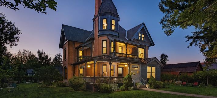 Gable House Bed and Breakfast Inn Ξενοδοχεία στην πόλη Ντουράνγκο