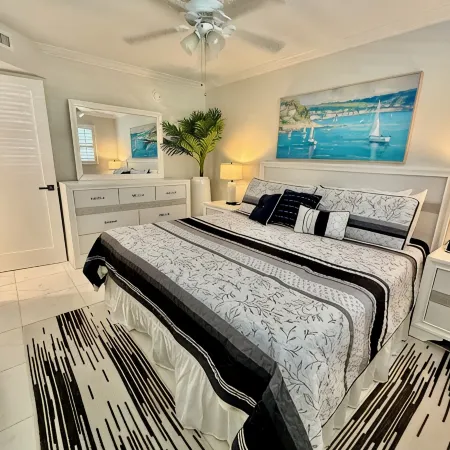 Walk to Waves & Shops! Charming 2-Bedroom Beach Condo