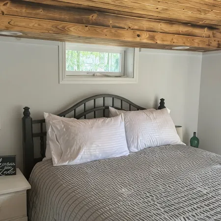 Cozy escape in Portage Lake. Sleeps up to ten people!