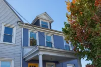 Modern Downtown Lancaster Apt – Walk to Train & Amtrak