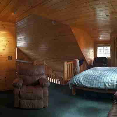 Log House on Denali Airstrip at Mile Post 229.5 of the Parks Highway. Rooms