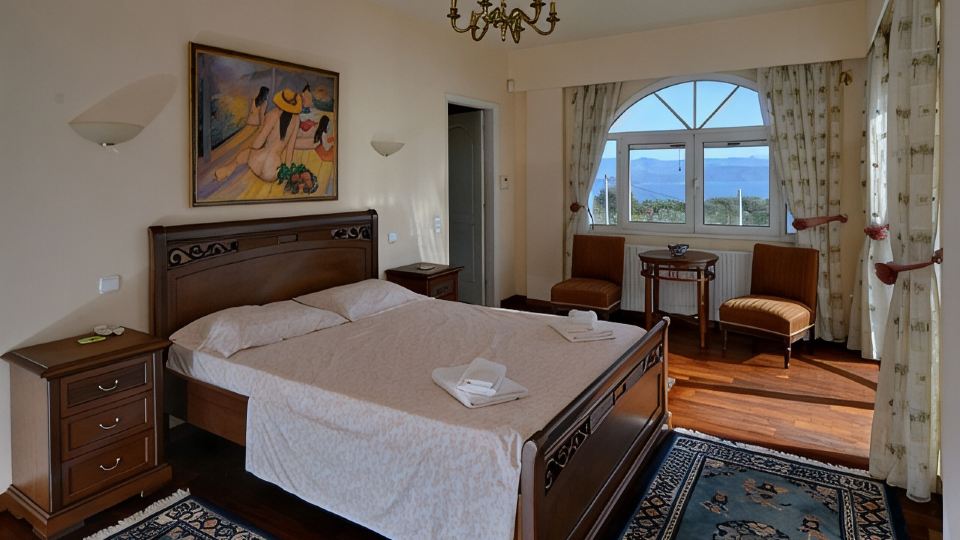 Villa Stella, swimming pool, by the beach, close to Athens