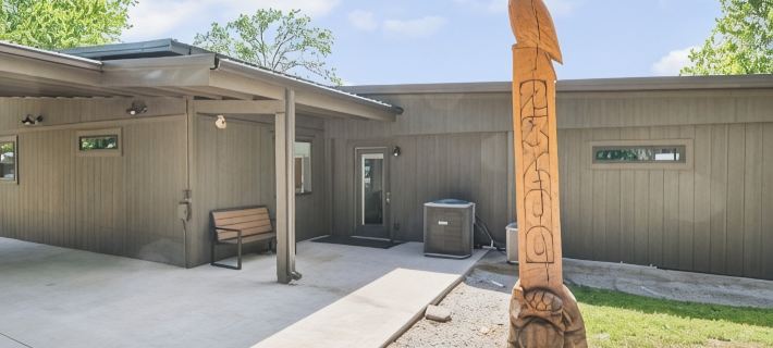 Spacious Lakefront Home w/hot tub, dock, & private ramp Hotels in Ottawa County