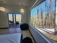 Passion @ The Patch, Lux Couples Getaway w/ View, massage chairs, movie theater