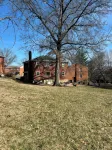 Charming 2-Bedroom Apartment in Cincinnati - Condos