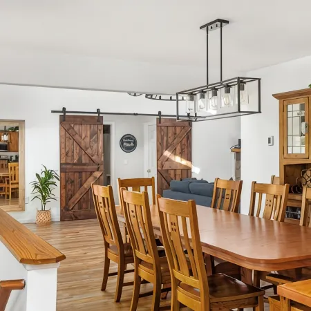Cozy 5BR house with Hot Tub Private Patio Games Fire Pit in Massanutten