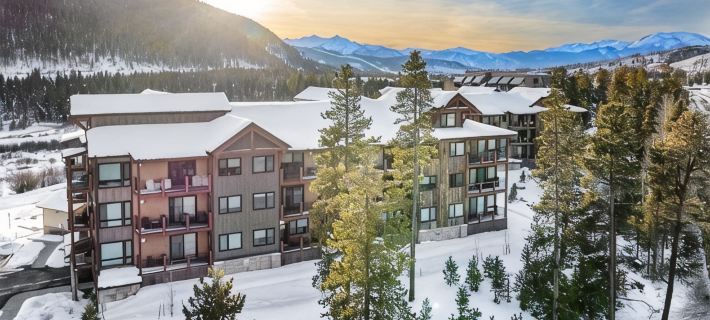 1-bedroom Luxury Ski Retreat in the Heart of Keystone with free electric charger Hotels in Keystone